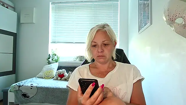 Linsy Kim online show from 09/20/25, 07:13