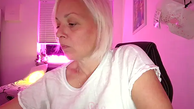 Linsy Kim online show from 09/19/25, 06:34