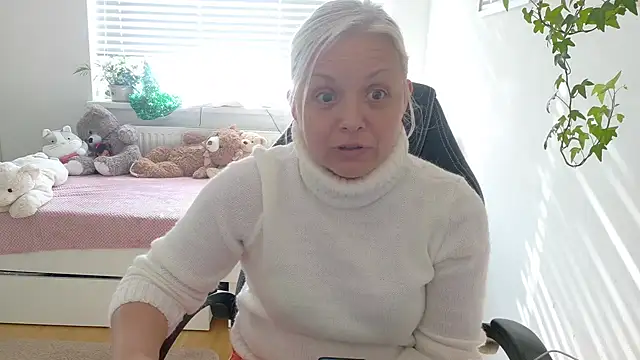 Linsy Kim online show from 02/02/26, 12:15