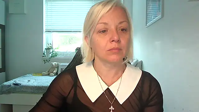 Linsy Kim online show from 10/03/25, 05:42