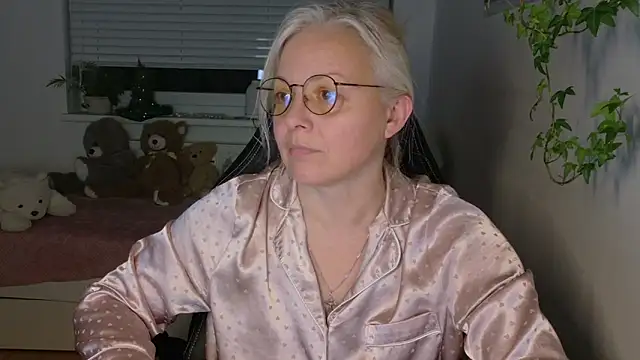 Linsy Kim online show from 02/05/26, 11:00