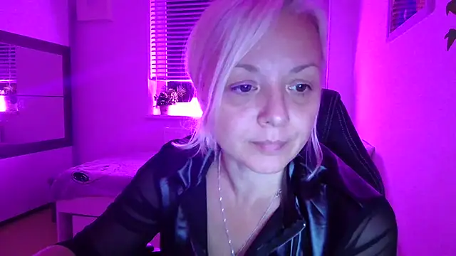 Linsy Kim online show from 10/28/25, 07:46