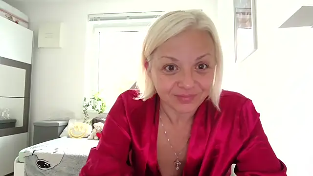 Linsy Kim online show from 09/14/25, 07:42