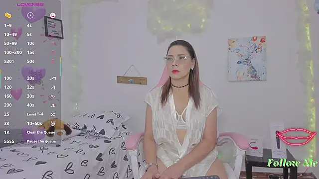 milfAaura online show from 03/05/26, 04:20