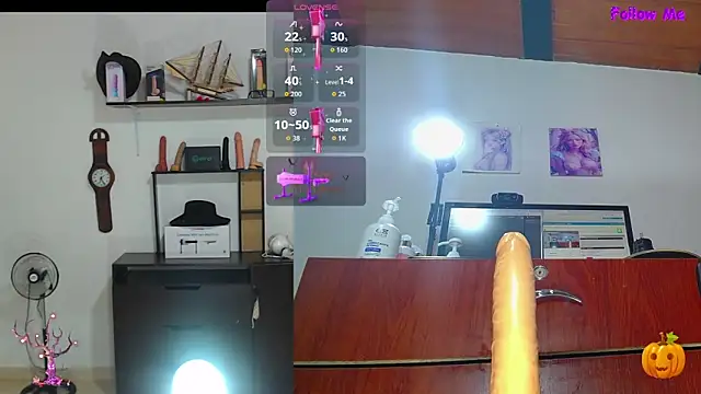 keily  funny online show from 10/31/25, 12:02