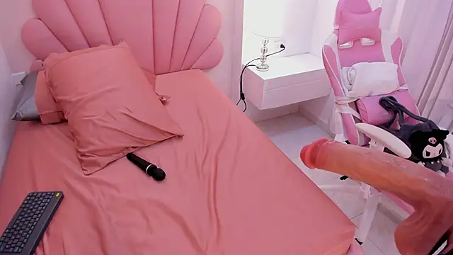 mia yeager online show from 09/19/25, 09:24