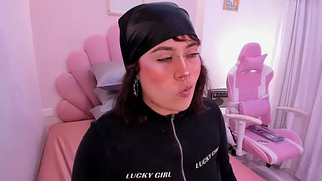 mia yeager online show from 10/08/25, 03:41