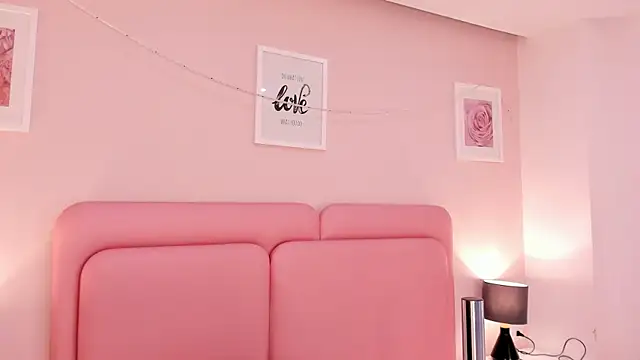 mia yeager online show from 09/14/25, 03:56