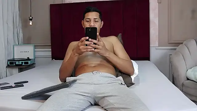 JoaoSalgado online show from 10/12/25, 06:20