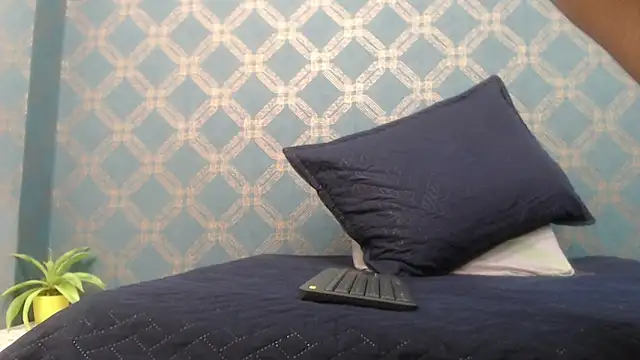 Snapshot of scarlett646 chatting on 09/12/25, 03:06 scarlett646 online show from 09/12/25, 03:06