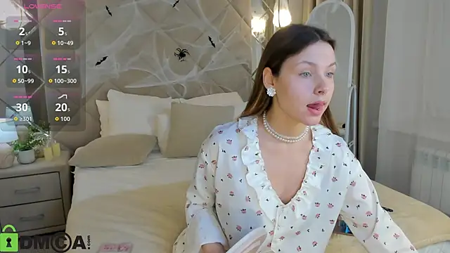 Snapshot of Hina_Smith chatting on 10/30/25, 11:41 Hina Smith online show from 10/30/25, 11:41