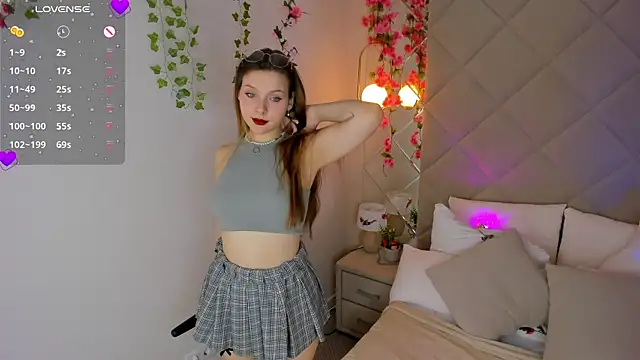 Snapshot of Hina_Smith chatting on 11/27/25, 11:32 Hina Smith online show from 11/27/25, 11:32