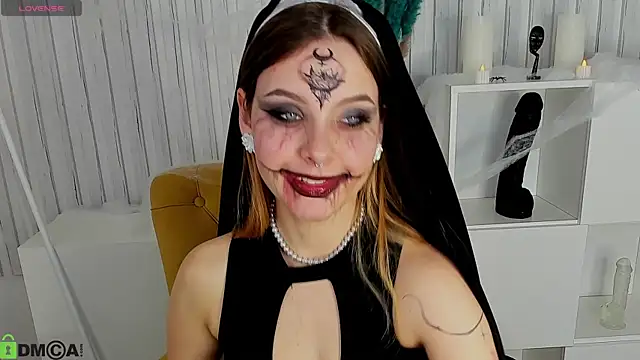 Snapshot of Hina_Smith chatting on 10/29/25, 12:15 Hina Smith online show from 10/29/25, 12:15