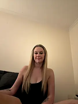 imyourgoodgirl69 online show from 09/19/25, 10:08