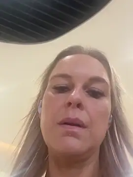 imyourgoodgirl69 online show from 02/25/26, 04:34