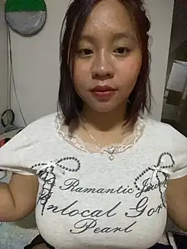 maianhcute online show from 10/25/25, 02:17