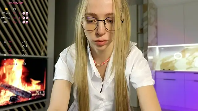 Snapshot of BritaKiss chatting on 09/12/25, 02:12 BritaKiss online show from 09/12/25, 02:12
