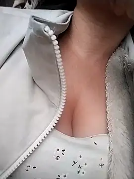 venu00 online show from 11/23/25, 11:37