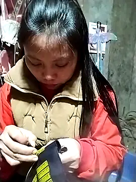 venu00 online show from 12/19/25, 01:35