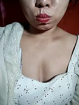 venu00 online show from 11/23/25, 04:00