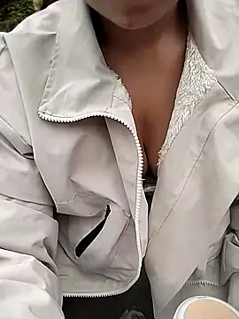 venu00 online show from 12/05/25, 06:34