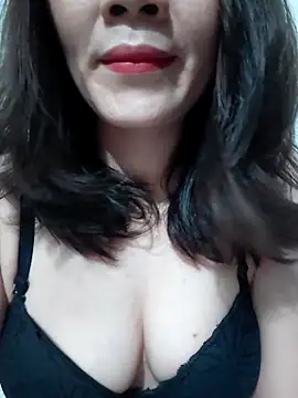 Snapshot of Singlemom69x chatting on 05/11/26, 01:23 Singlemom69x online show from 05/11/26, 01:23