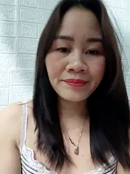 Snapshot of Singlemom69x chatting on 11/27/25, 02:39 Singlemom69x online show from 11/27/25, 02:39