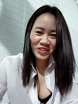 Snapshot of Singlemom69x chatting on 10/30/25, 01:42 Singlemom69x online show from 10/30/25, 01:42