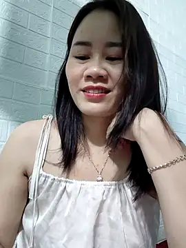 Snapshot of Singlemom69x chatting on 10/31/25, 02:02 Singlemom69x online show from 10/31/25, 02:02