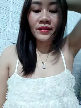 Snapshot of Singlemom69x chatting on 11/21/25, 01:10 Singlemom69x online show from 11/21/25, 01:10