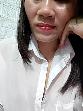 Snapshot of Singlemom69x chatting on 11/16/25, 03:00 Singlemom69x online show from 11/16/25, 03:00