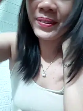 Snapshot of Singlemom69x chatting on 11/14/25, 02:43 Singlemom69x online show from 11/14/25, 02:43