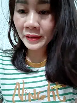 Snapshot of Singlemom69x chatting on 07/04/26, 01:48 Singlemom69x online show from 07/04/26, 01:48