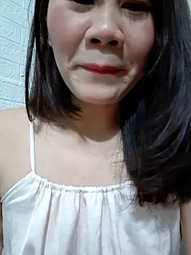 Snapshot of Singlemom69x chatting on 07/15/26, 02:02 Singlemom69x online show from 07/15/26, 02:02