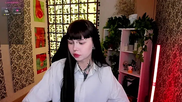 Morana Batt online show from 09/18/25, 01:52