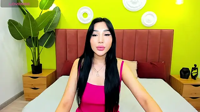 Jennifer Munoz online show from 10/05/25, 01:29