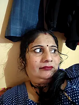 Snapshot of Rakhi99x chatting on 10/02/25, 02:53 Rakhi99x online show from 10/02/25, 02:53