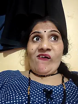 Snapshot of Rakhi99x chatting on 10/03/25, 05:03 Rakhi99x online show from 10/03/25, 05:03