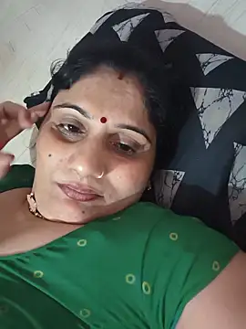 Snapshot of Rakhi99x chatting on 06/10/26, 10:05 Rakhi99x online show from 06/10/26, 10:05
