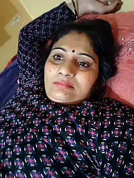 Snapshot of Rakhi99x chatting on 10/02/25, 01:20 Rakhi99x online show from 10/02/25, 01:20