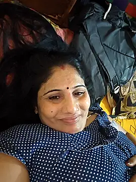 Snapshot of Rakhi99x chatting on 09/27/25, 08:53 Rakhi99x online show from 09/27/25, 08:53