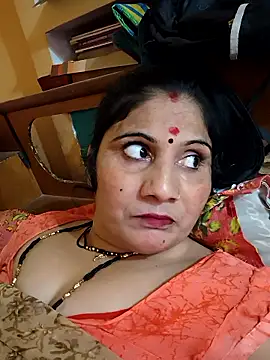Snapshot of Rakhi99x chatting on 09/28/25, 04:41 Rakhi99x online show from 09/28/25, 04:41