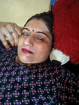 Snapshot of Rakhi99x chatting on 10/13/25, 09:44 Rakhi99x online show from 10/13/25, 09:44