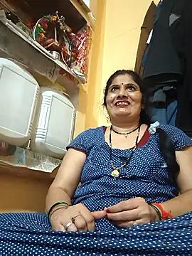 Snapshot of Rakhi99x chatting on 09/30/25, 04:13 Rakhi99x online show from 09/30/25, 04:13