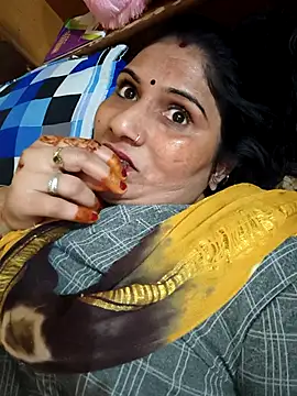 Snapshot of Rakhi99x chatting on 10/12/25, 09:10 Rakhi99x online show from 10/12/25, 09:10