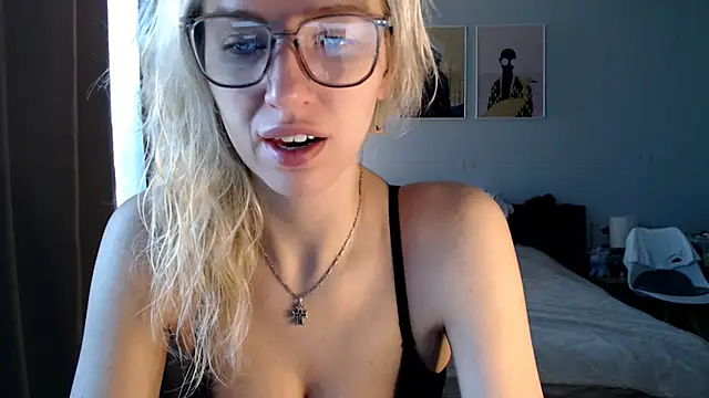 VivianCoke online show from 02/07/26, 08:44