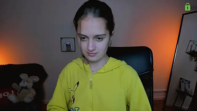 Snapshot of talia_seduce chatting on 10/01/25, 01:15 talia seduce online show from 10/01/25, 01:15