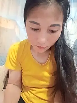 Snapshot of YAYAA-502 chatting on 10/04/25, 10:44 YAYAA-502 online show from 10/04/25, 10:44