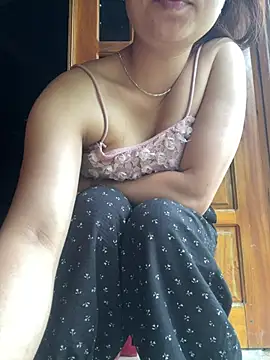 Snapshot of Ngoc-bbi chatting on 07/16/26, 11:57 Ngoc-bbi online show from 07/16/26, 11:57