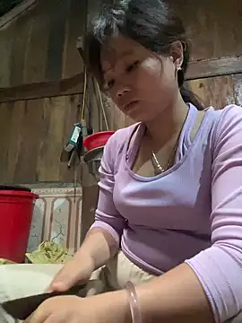 Snapshot of Ngoc-bbi chatting on 07/20/26, 10:45 Ngoc-bbi online show from 07/20/26, 10:45
